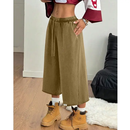 Women's Washed Wide Leg Sweat Shorts with Pockets