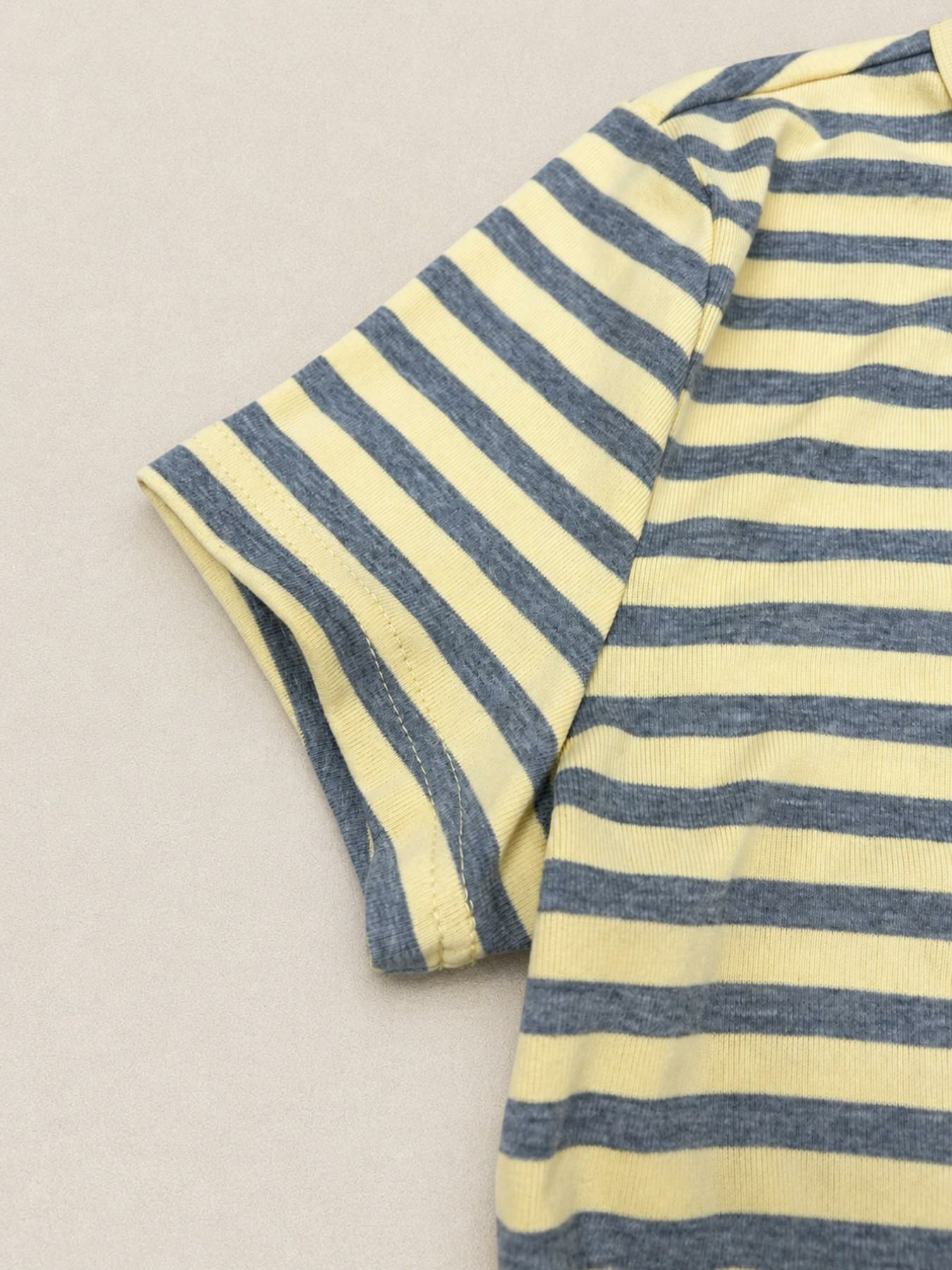 Striped 2-Piece Lounge Set – Slim Crop Top & High Waist Capri